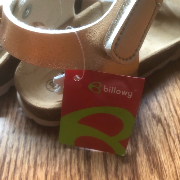 NEW Billowy Heart Sandals 12 - Picture 5 of 9